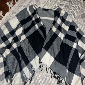 Jones New York Black and Cream Checkered Poncho